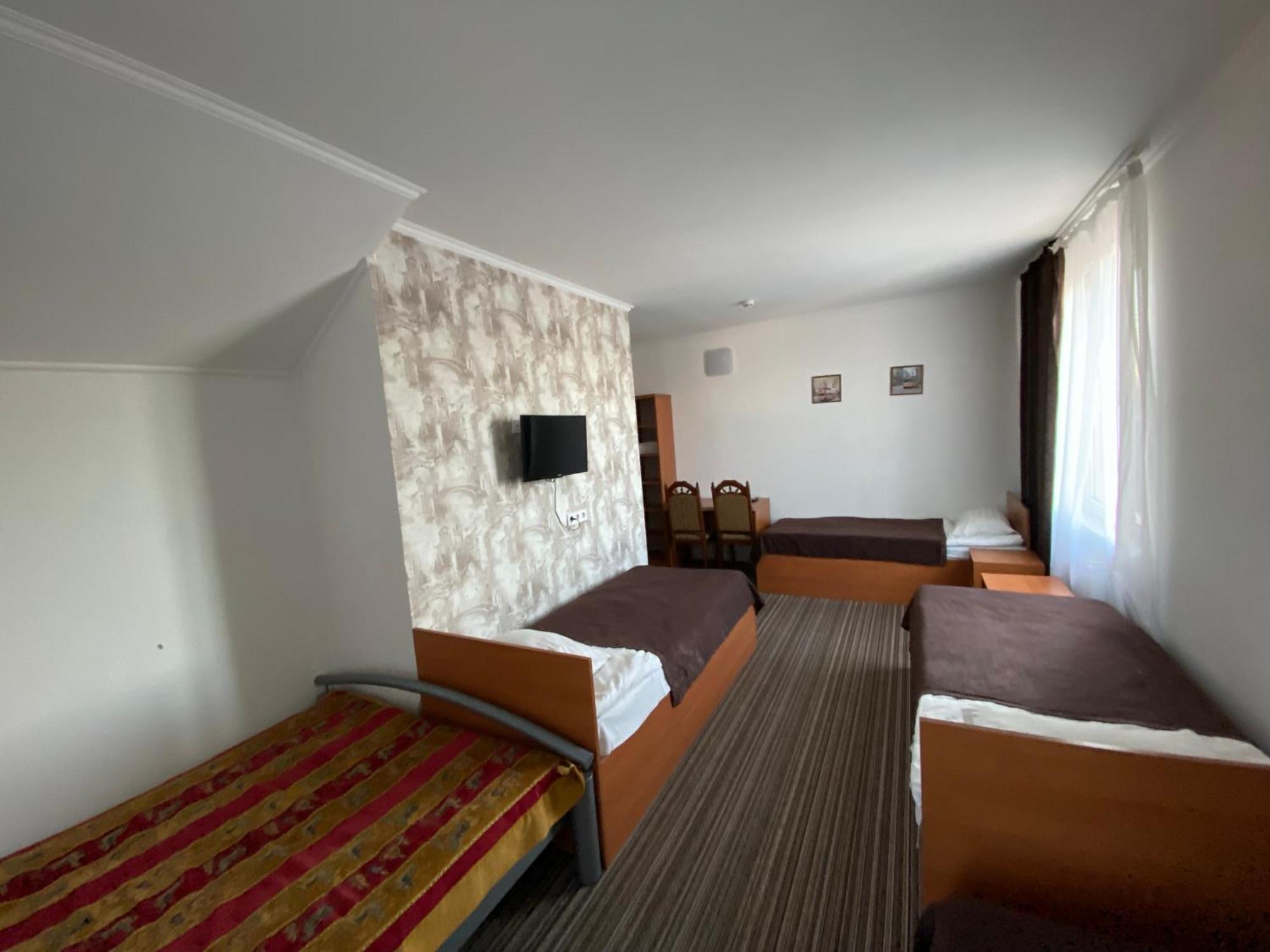 Autopark Hotel Lviv Exterior photo